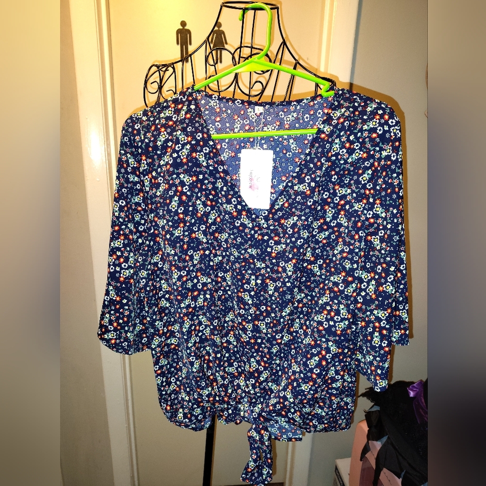 Chiffon Blue Floral Blouse Size Large (NWT)